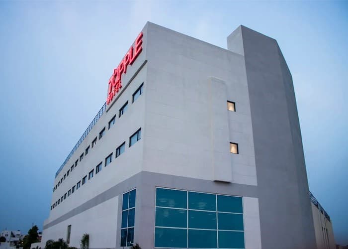 7 Apple Hotel - Facade 1