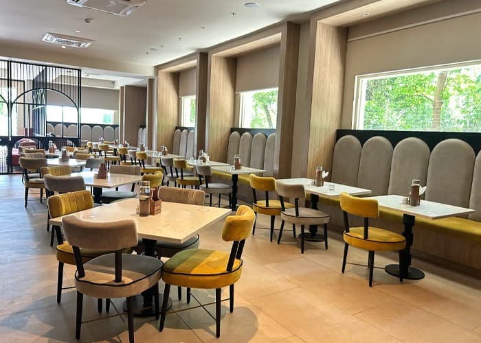 7apple restaurant2