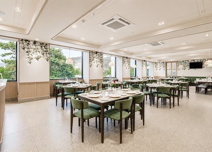 7apple restaurant4