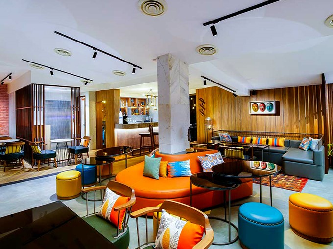 Aura Bar