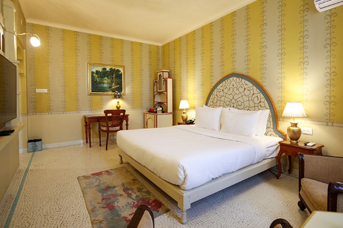 7apple bikaner gaj kesri Room