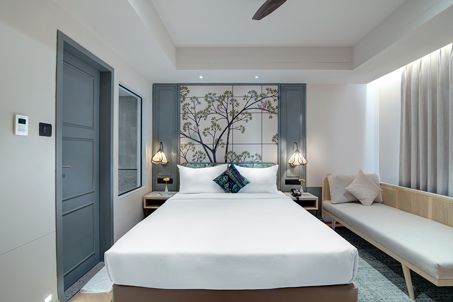 Royal Palm Queen 7 apple khandala