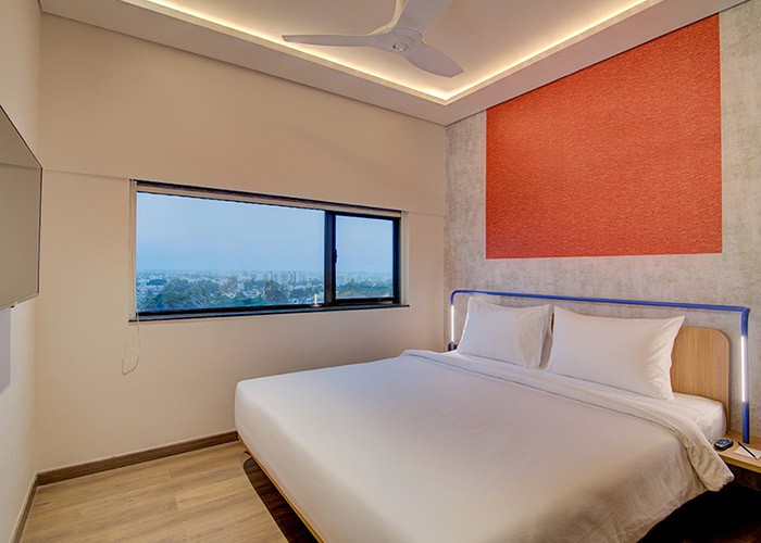 deluxe-queen-room