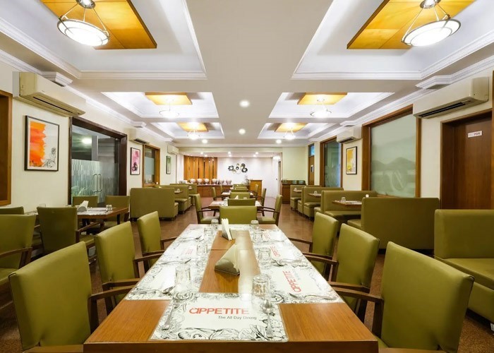7apple restaurant3
