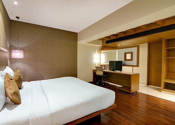 premium-king-suite