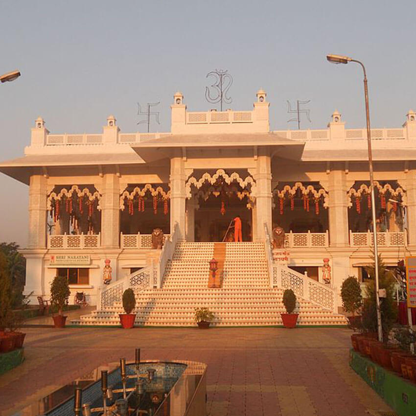 Nilkanth Dham Swaminarayan Temple, Poicha